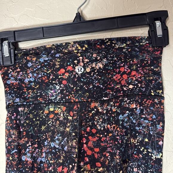 Lululemon Wunder Under Hi-Rise Tight 
Flowerescent Multi color size 2 - Picture 5 of 8